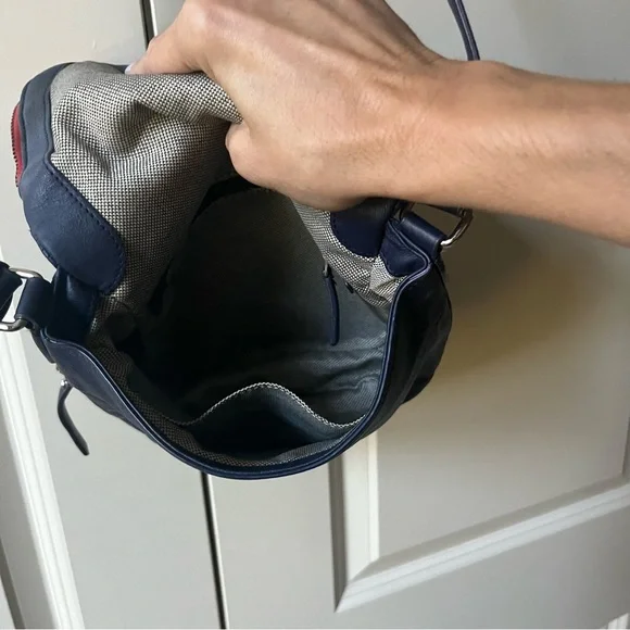 Like New Vince Camuto Navy Crossbody bag with red accents - Picture 8 of 9